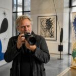 découvrez comment jean-marie del moral, à saumur, révèle l'âme artistique de miró, alechinsky et joan mitchell à travers son objectif unique.